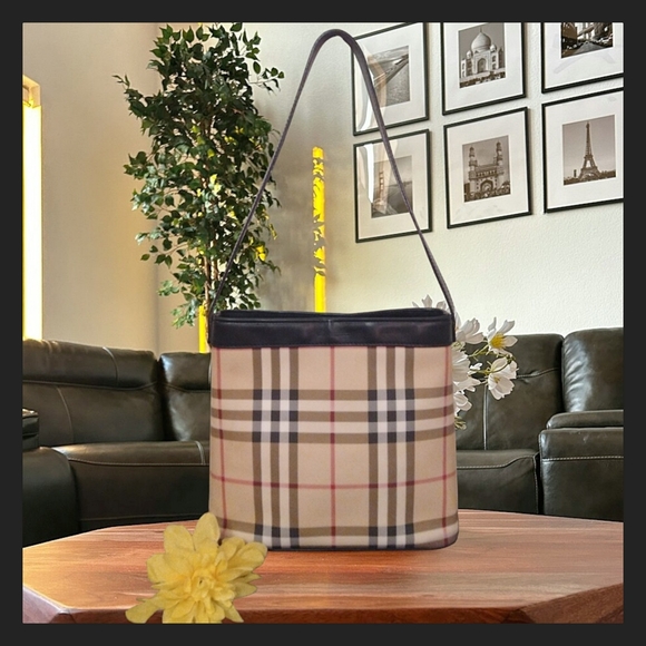 Authentic Burberry Canvas Shoulder Bag Handbag Purse - Picture 8 of 8